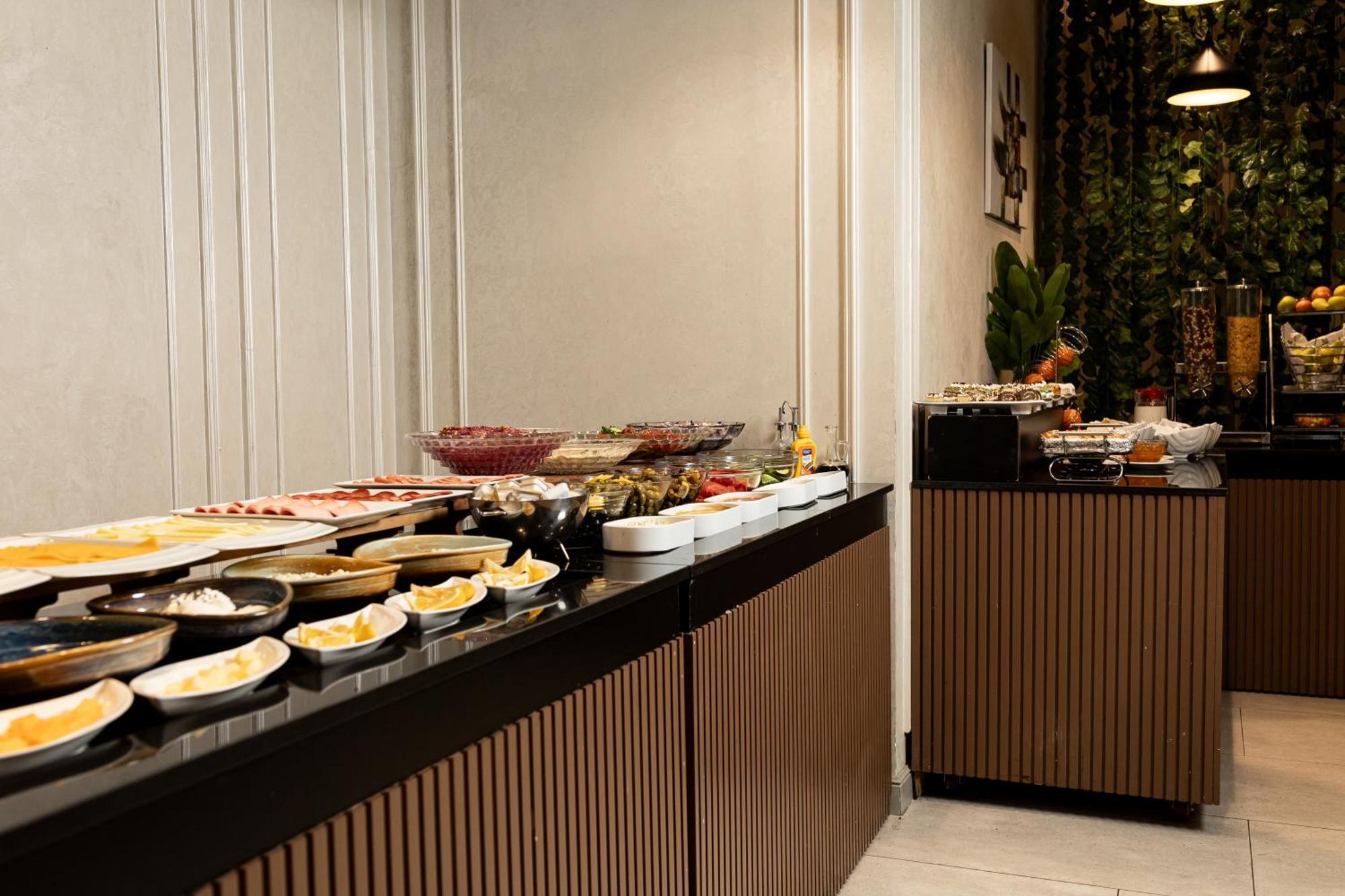 Grand Midway Hotel Baku Exterior photo